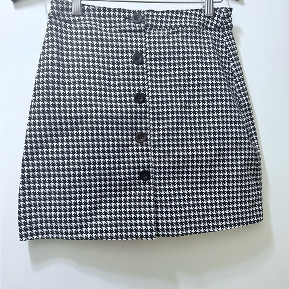 Like an Angel Houndestooth Button Up Skirt - Picture 1 of 2